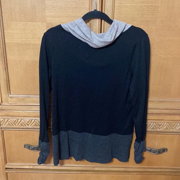 Premise Sweater - Picture 2 of 5